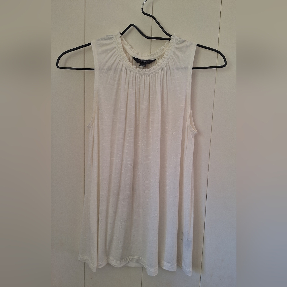 Sleeveless White Top Simply Vera Wang